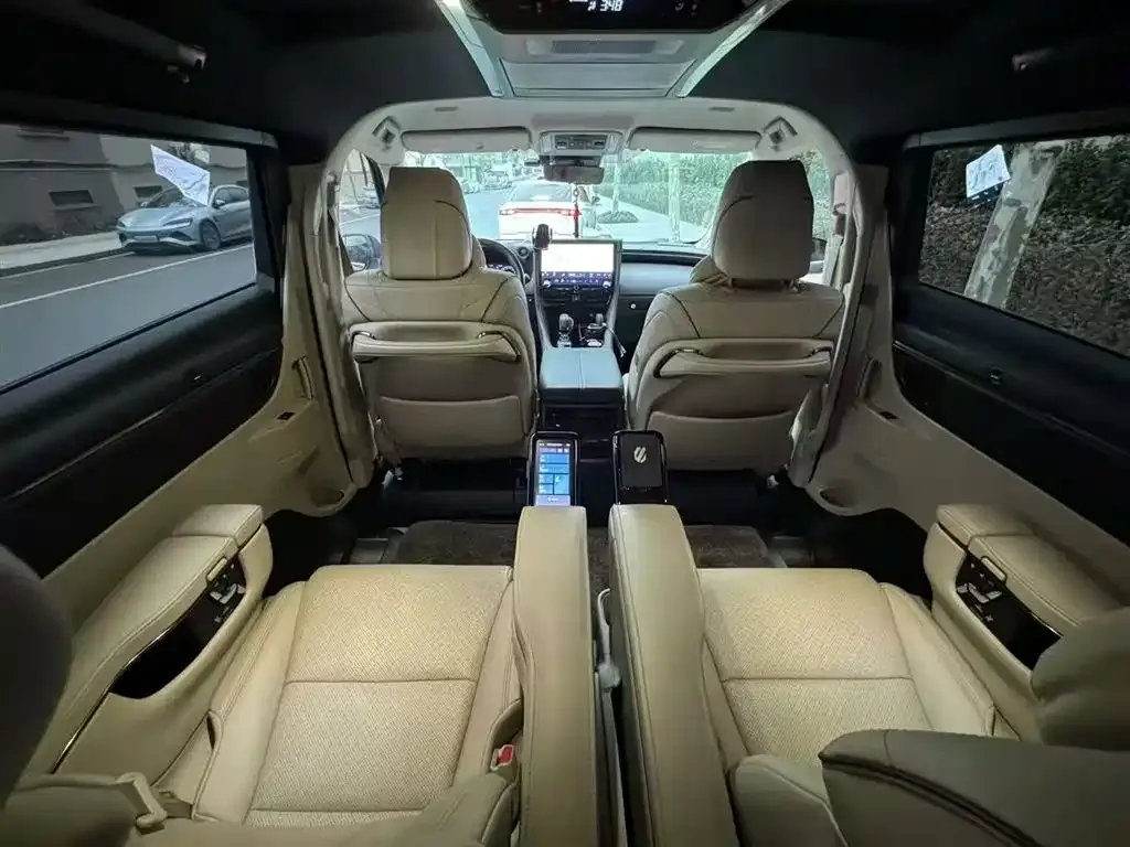Toyota Alphard 2025 из CN, фото 2