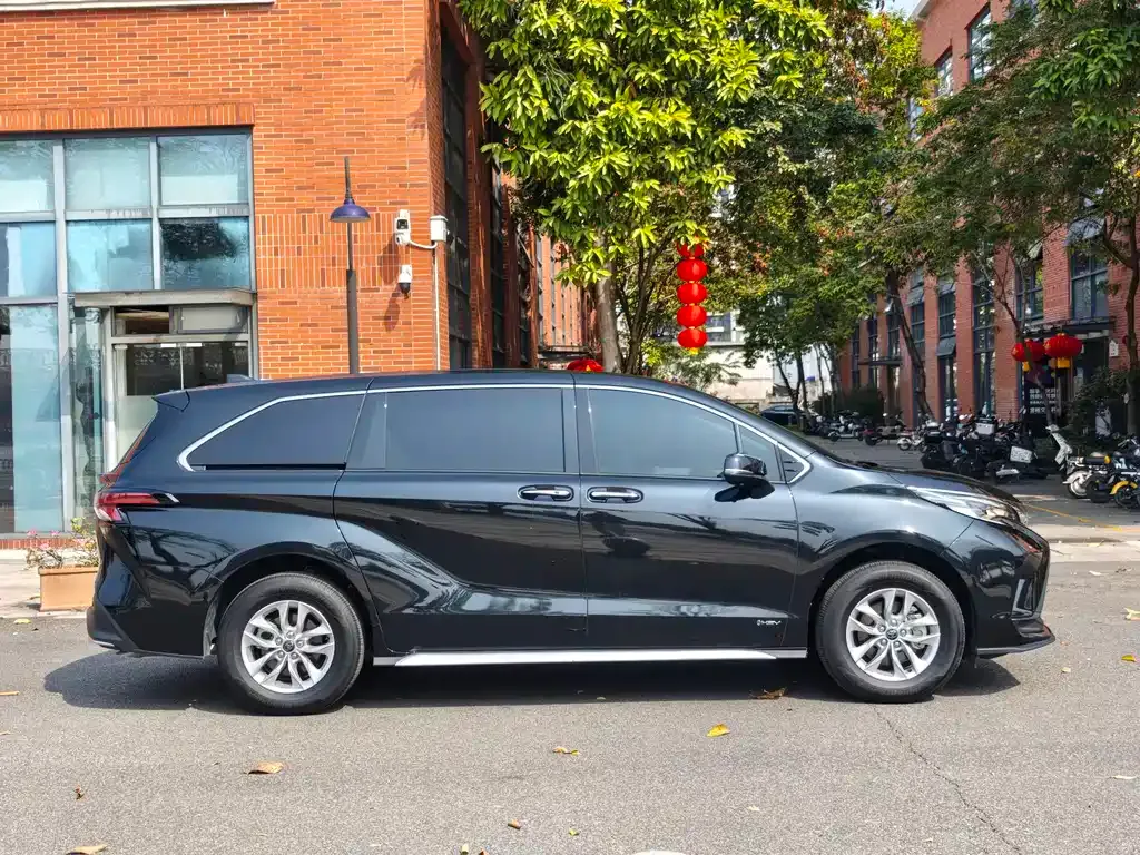 Toyota Granvia 2025 из CN, фото 10