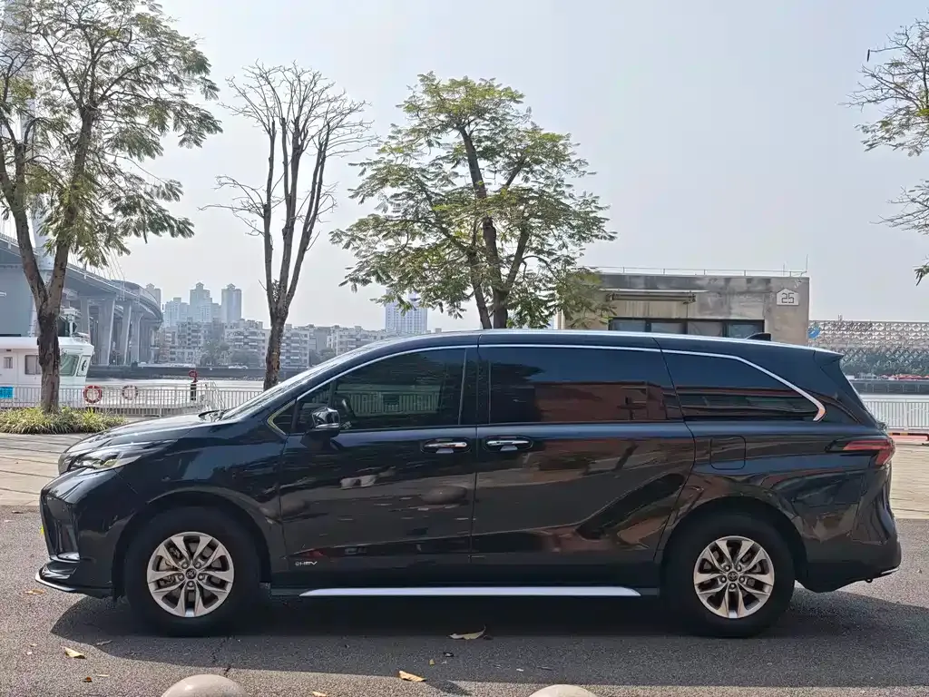 Toyota Granvia 2025 из CN, фото 7
