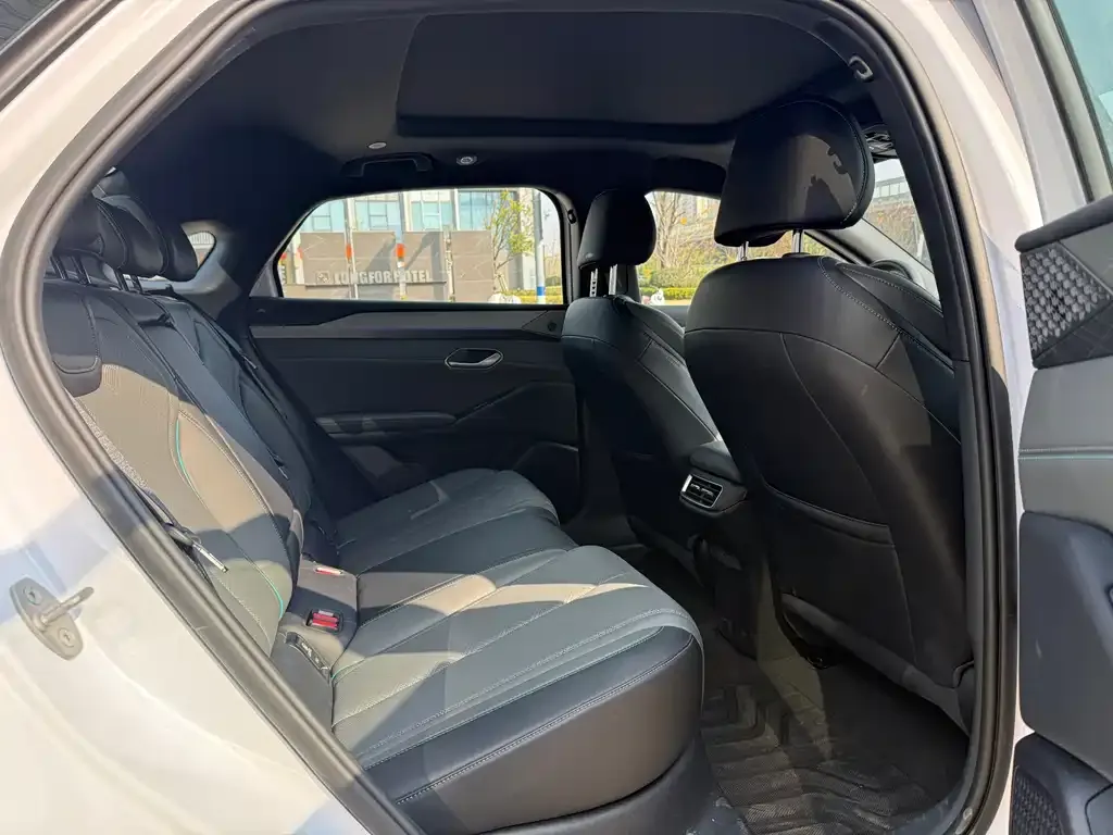 BYD Qin L 2025 из CN, фото 4