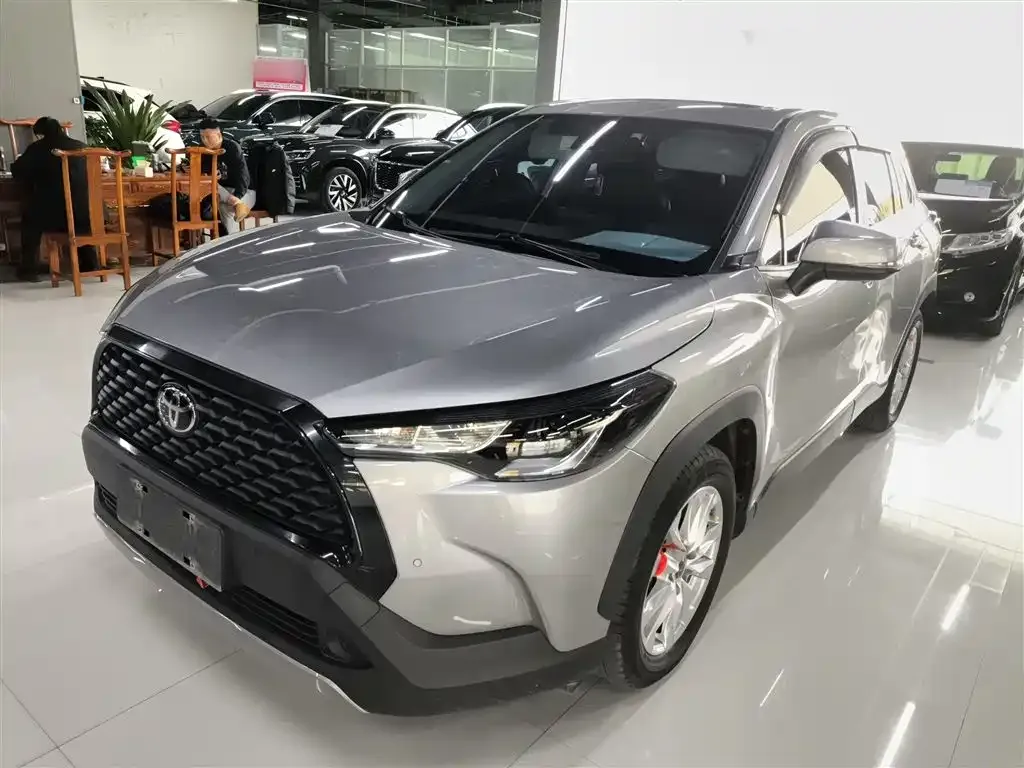 Toyota Corolla Cross — фото 1