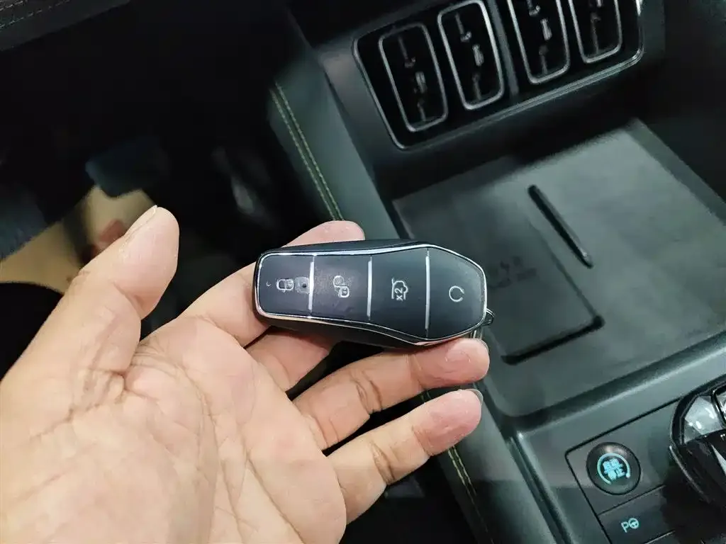 BYD L EV 2025 из CN, фото 5