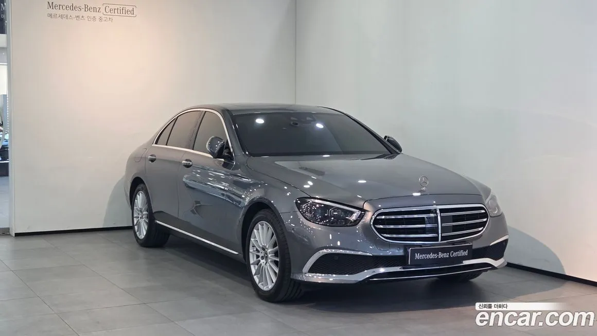 Mercedes-Benz E-Class — фото 1