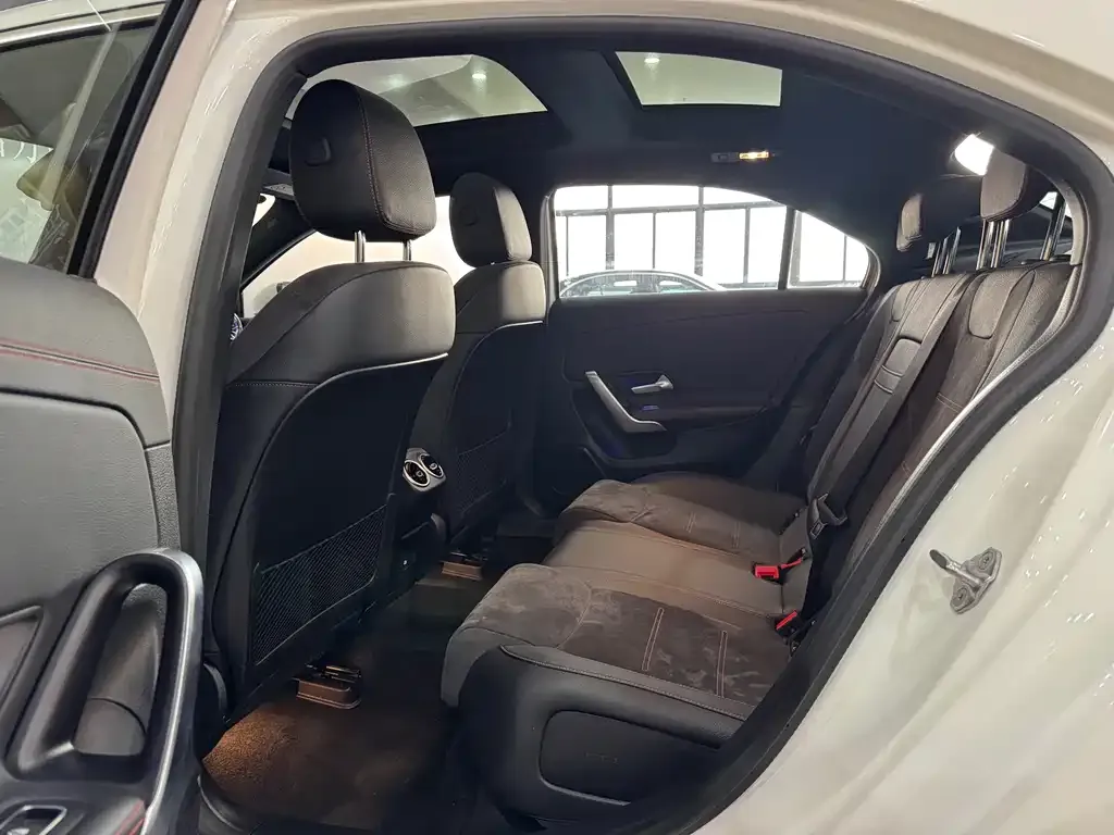 Mercedes-Benz A-Class 2024 из CN, фото 10