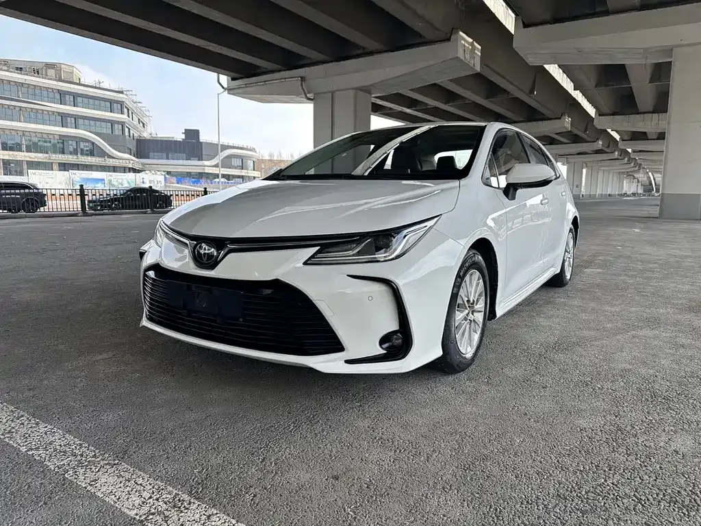 Toyota Corolla — фото 1