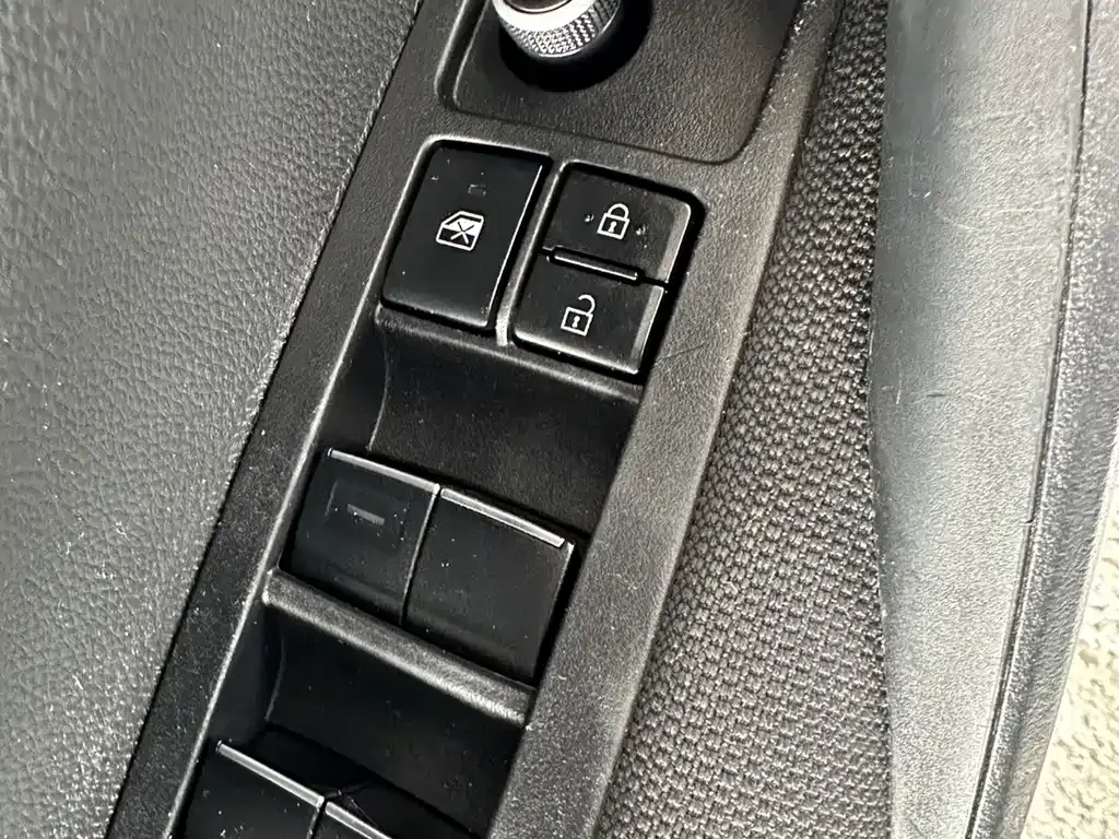 Toyota Corolla — фото 10