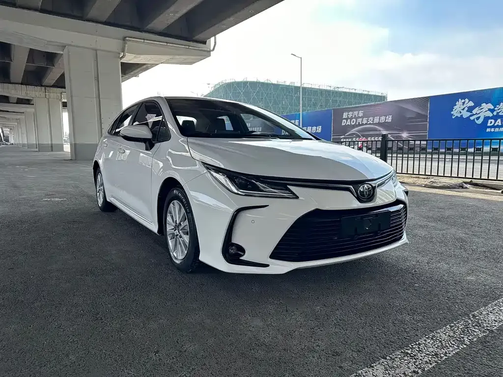 Toyota Corolla — фото 6