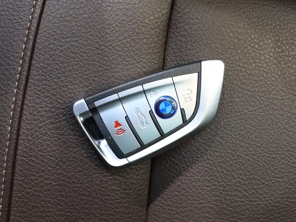 BMW 1 Series 2023 из CN, фото 10