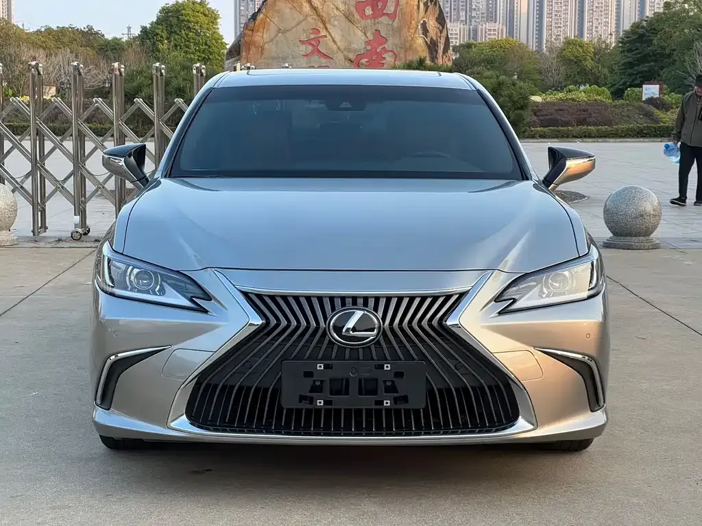 Lexus ES 2021 из CN, фото 2