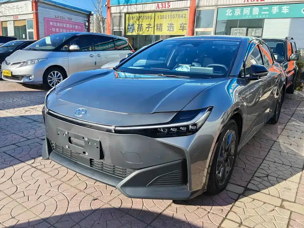 Toyota bZ3 2023 из CN, фото 1