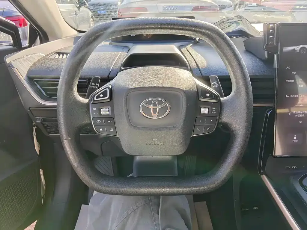 Toyota bZ3 2023 из CN, фото 7