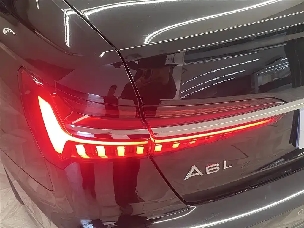 Audi A6L — фото 10