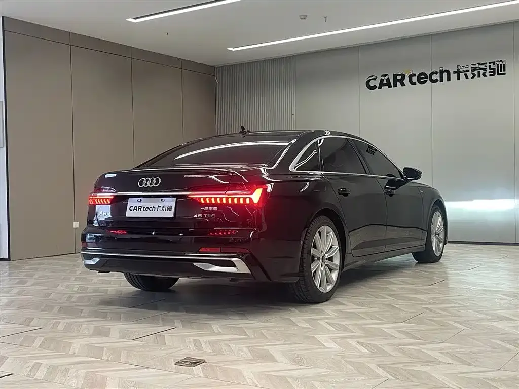 Audi A6L — фото 9