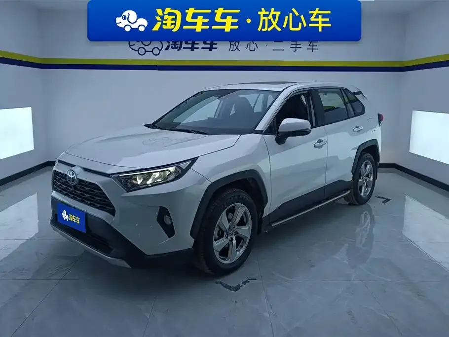 Toyota RAV4 — фото 1