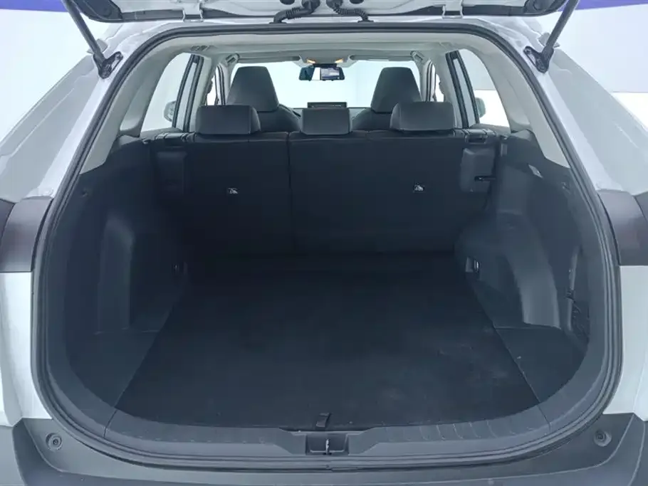 Toyota RAV4 — фото 3
