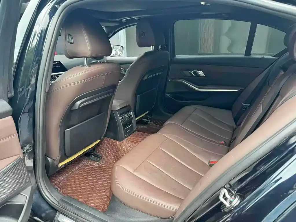 BMW 3 Series 2021 из CN, фото 8