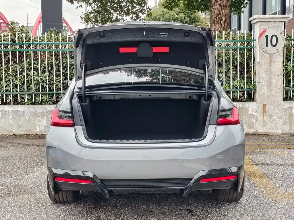 BMW i3 2024 из CN, фото 4