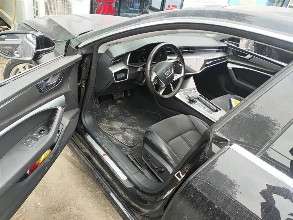 Audi A7L 2023 из CN, фото 6