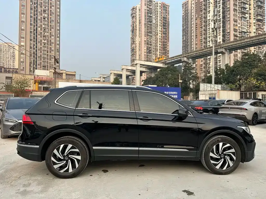 Volkswagen Tiguan L 2025 из CN, фото 10