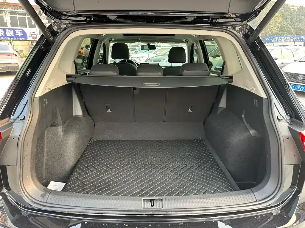 Volkswagen Tiguan L 2025 из CN, фото 2