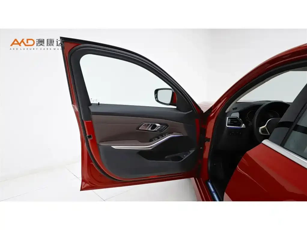 BMW 3 Series 2021 из CN, фото 9
