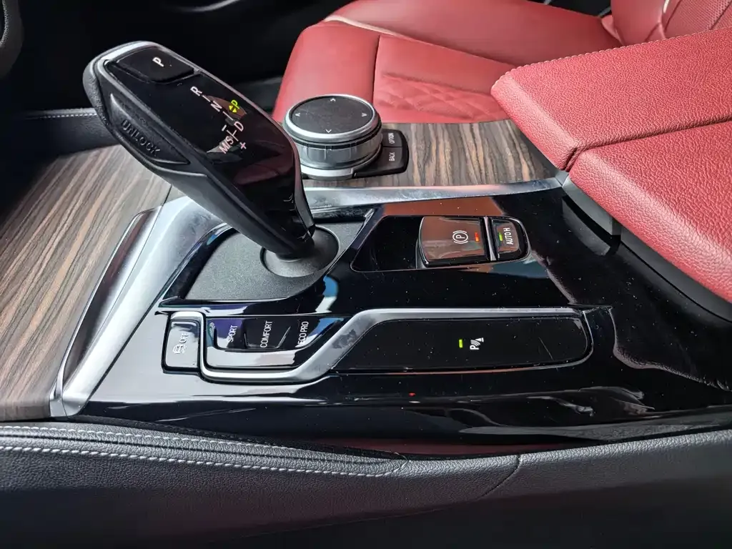 BMW 5 Series 2022 из CN, фото 6