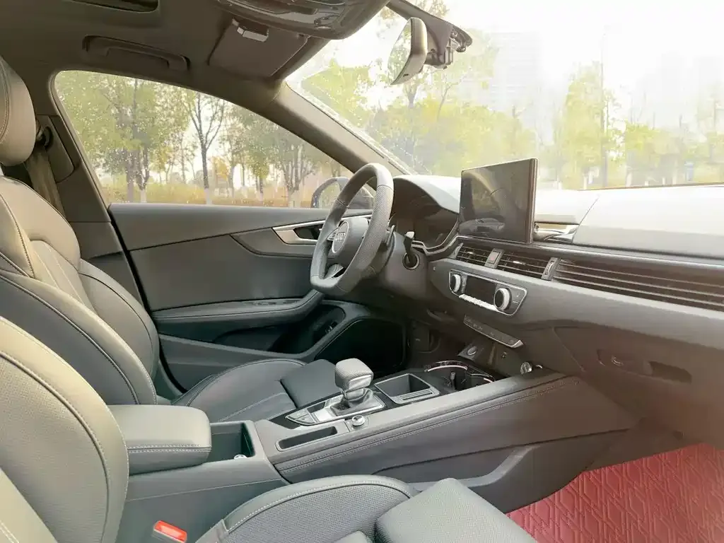 Audi A4L 2024 из CN, фото 8