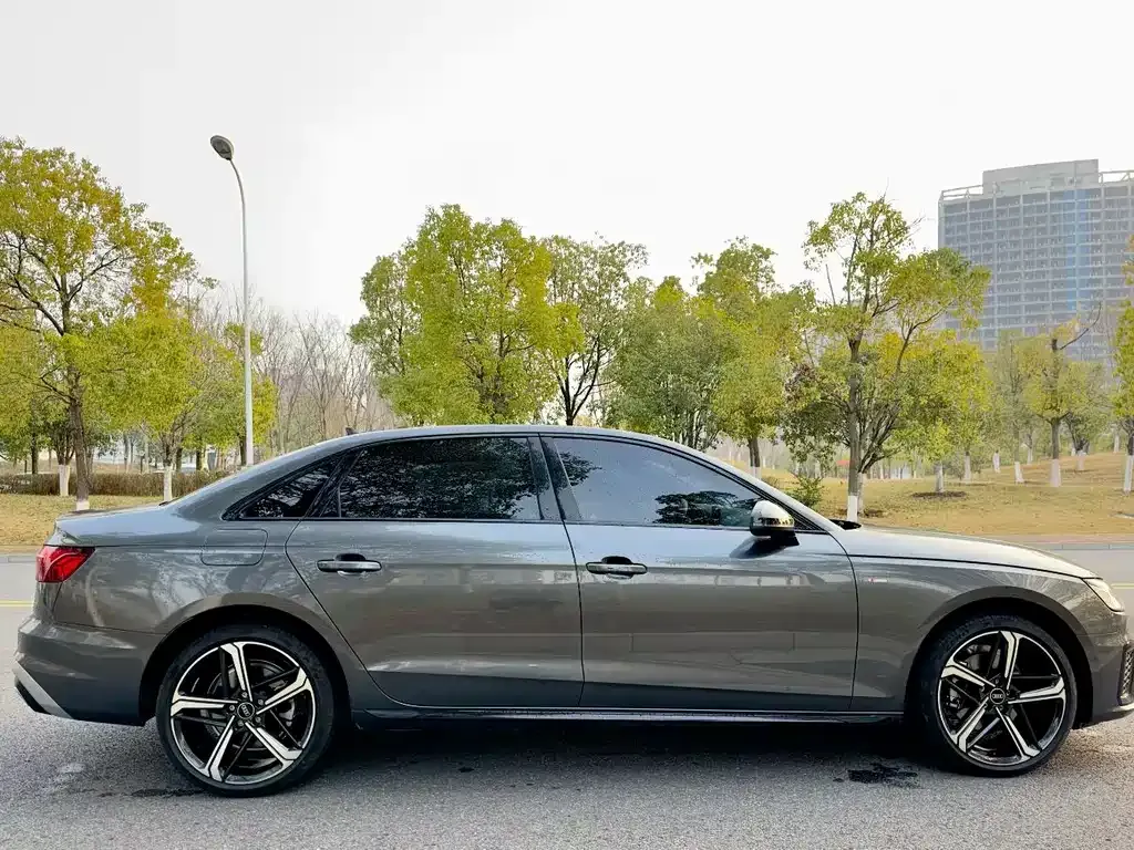 Audi A4L 2024 из CN, фото 5