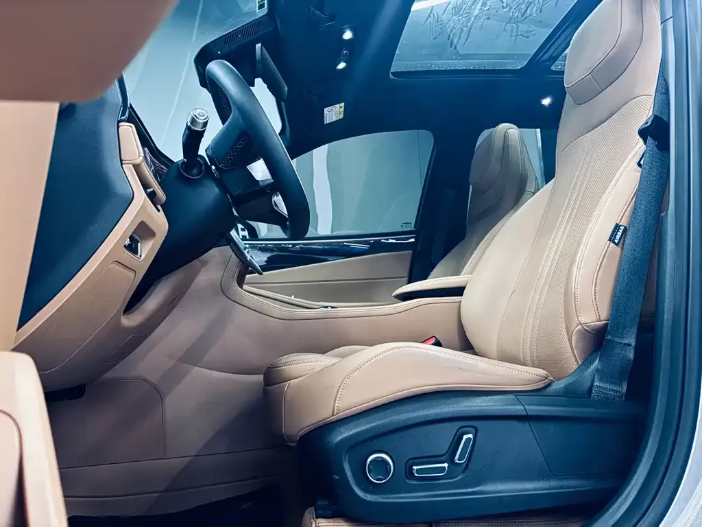 Geely Galaxy L7 — фото 6