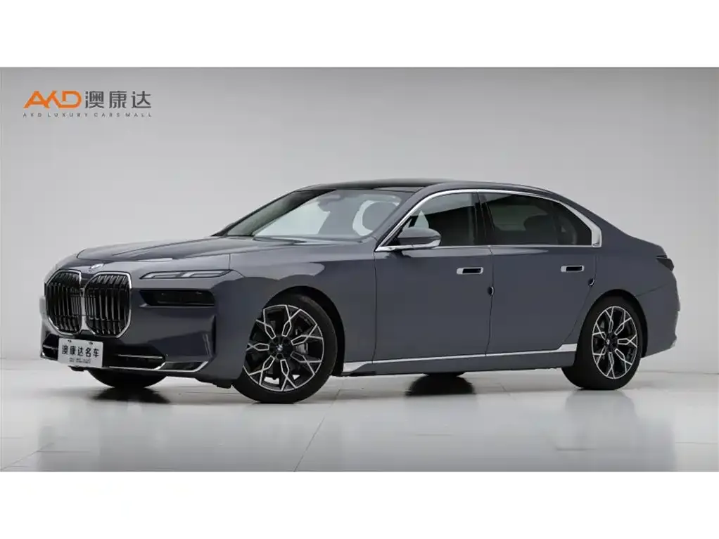 BMW 7 Series — фото 1