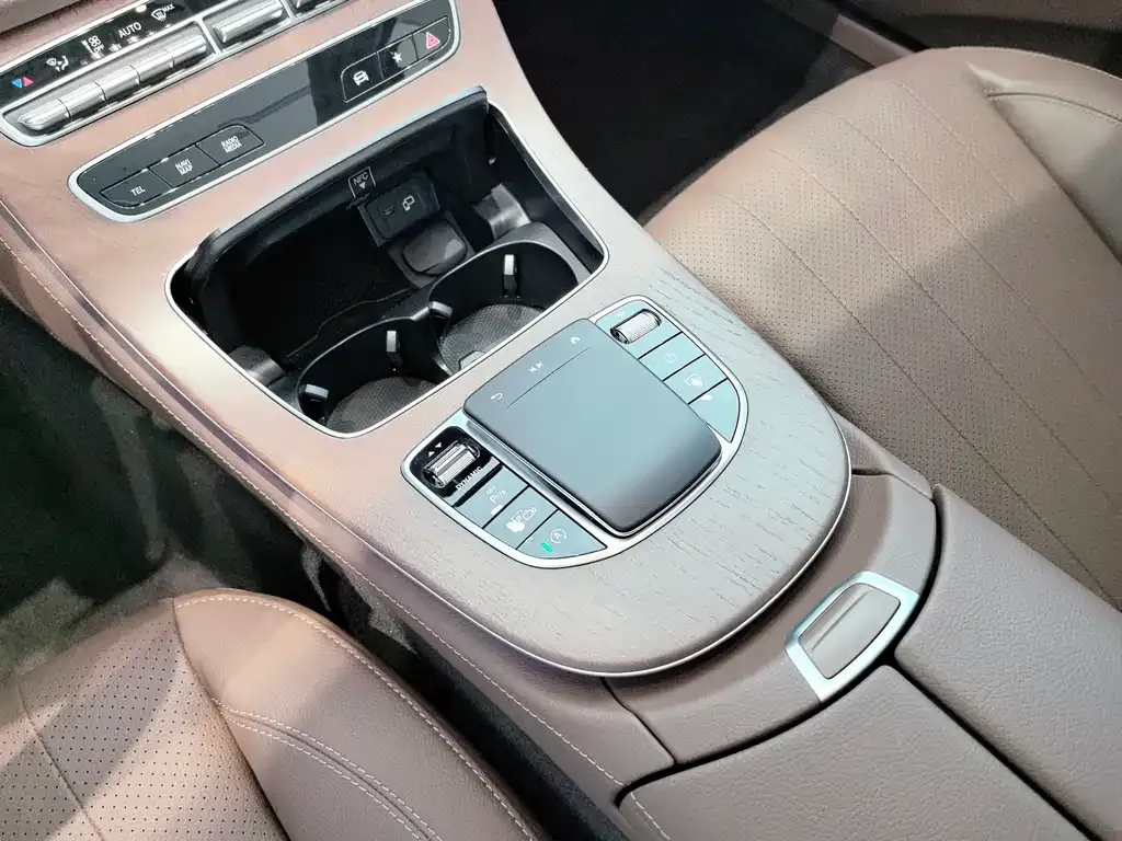 Mercedes-Benz E-Class 2023 из CN, фото 7