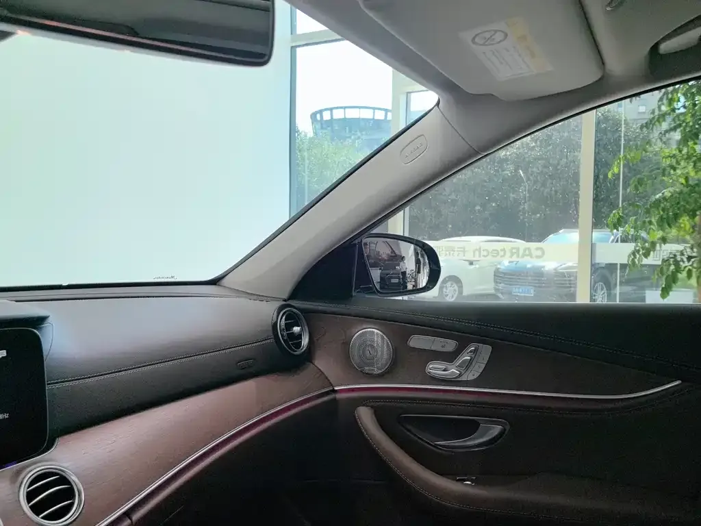 Mercedes-Benz E-Class 2023 из CN, фото 4