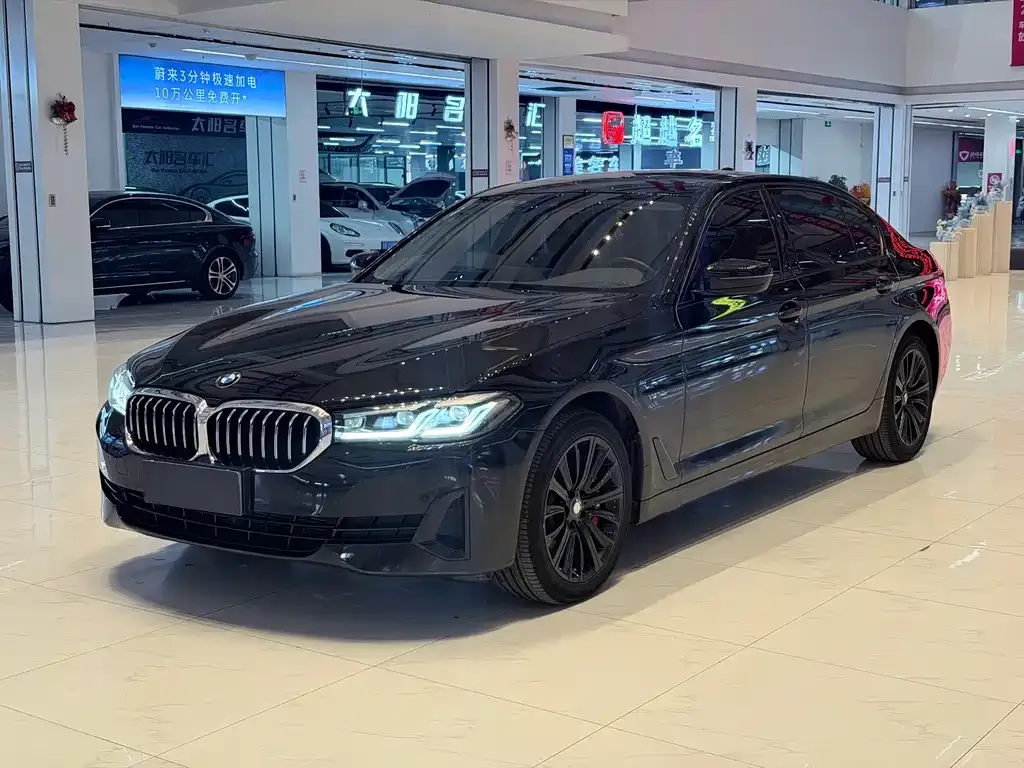 BMW 5 Series — фото 1