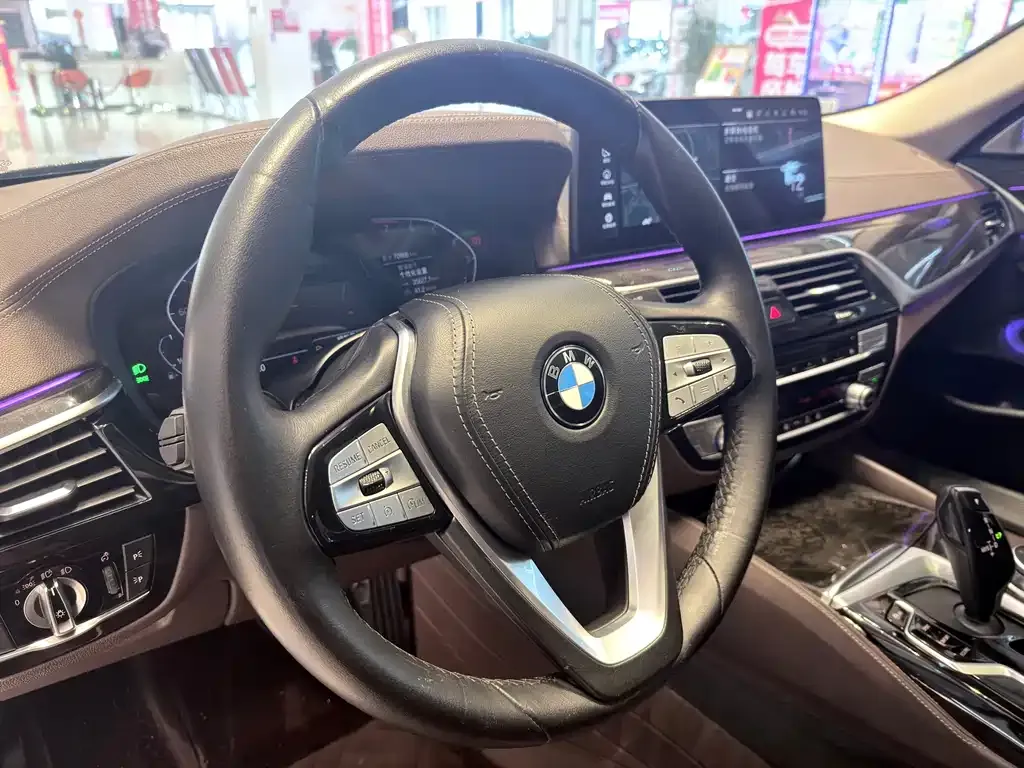 BMW 5 Series — фото 4