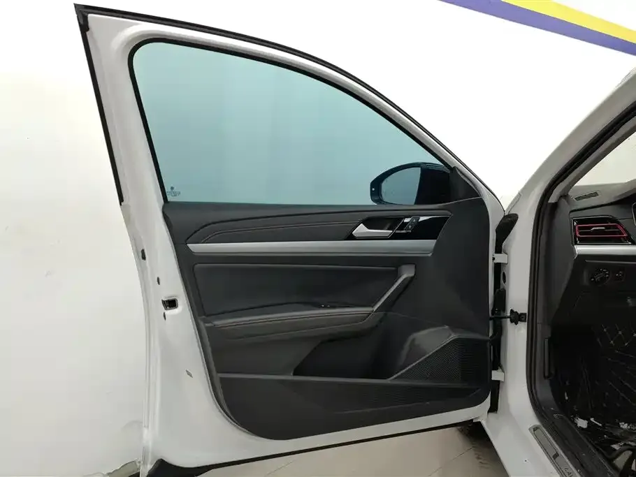 Volkswagen Lavida 2023 из CN, фото 2