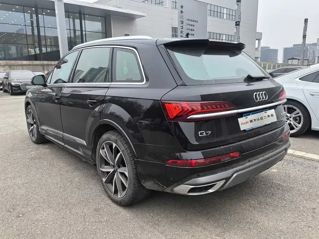 Audi Q7 2023 из CN, фото 8
