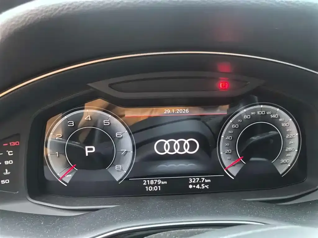 Audi Q7 2023 из CN, фото 2
