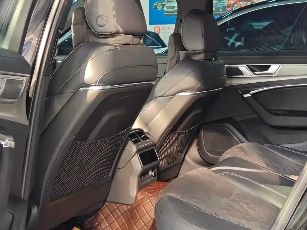 Audi A6L 2023 из CN, фото 2