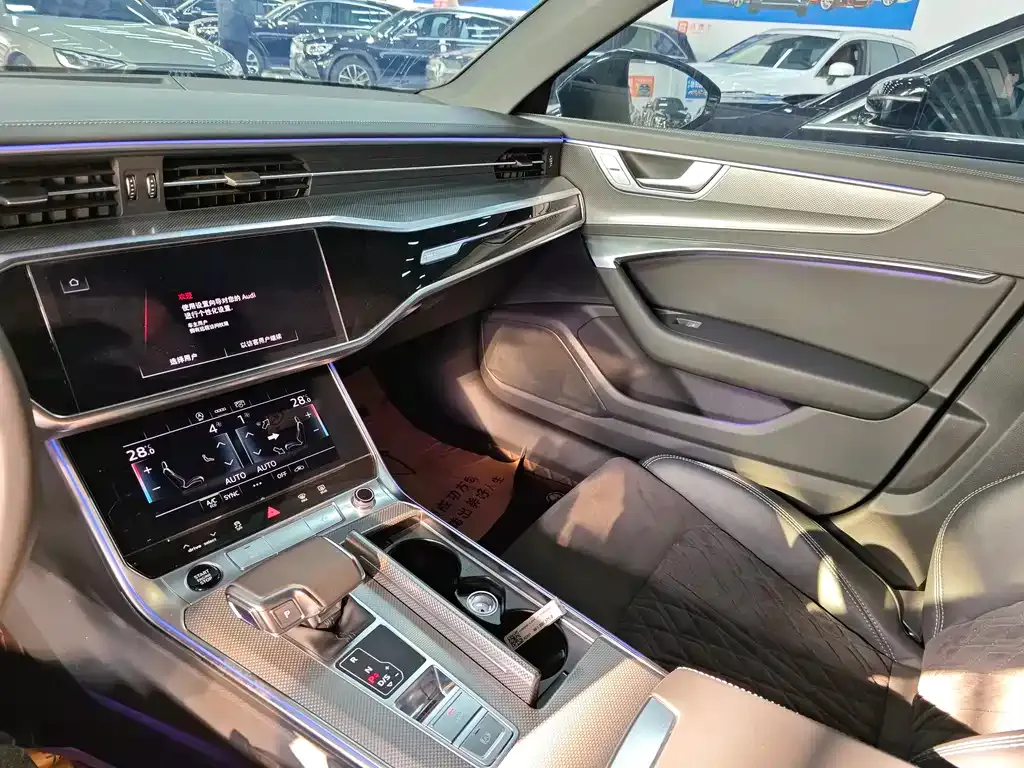Audi A6L 2023 из CN, фото 5