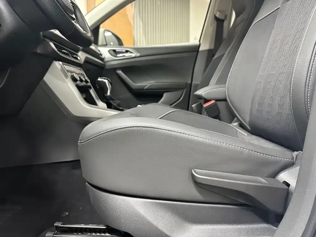 Volkswagen T-Cross 2021 из CN, фото 2