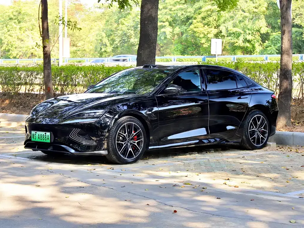 BYD Seal — фото 1
