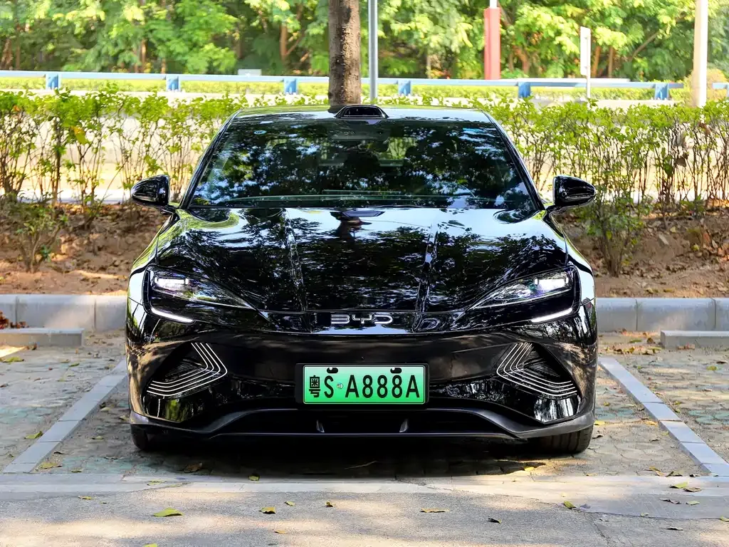 BYD Seal — фото 7