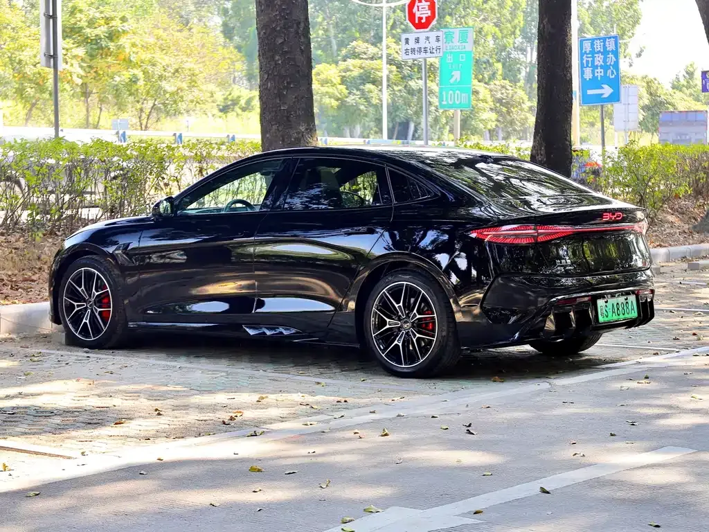 BYD Seal — фото 3