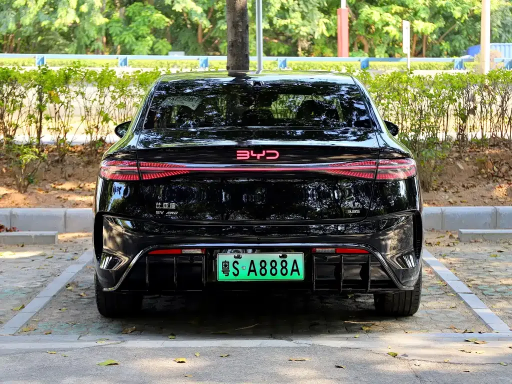 BYD Seal — фото 4