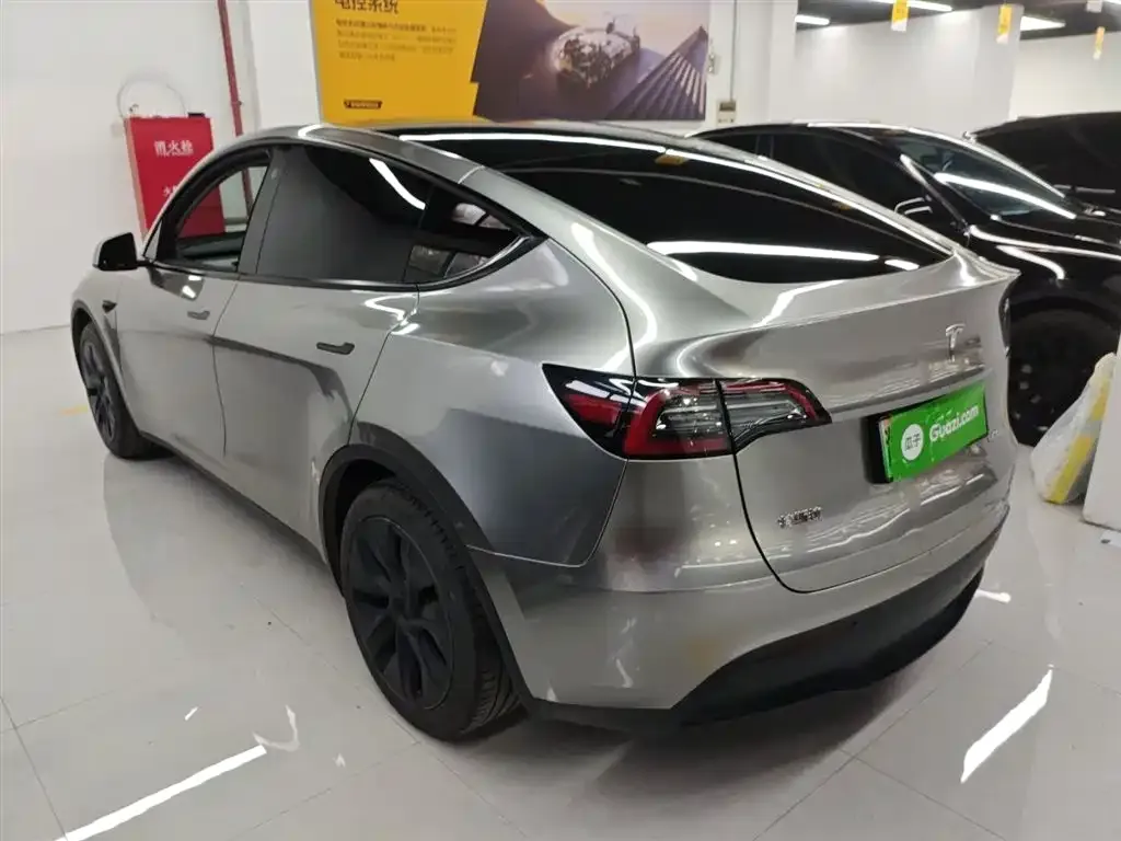 Tesla Model Y 2023 из CN, фото 2
