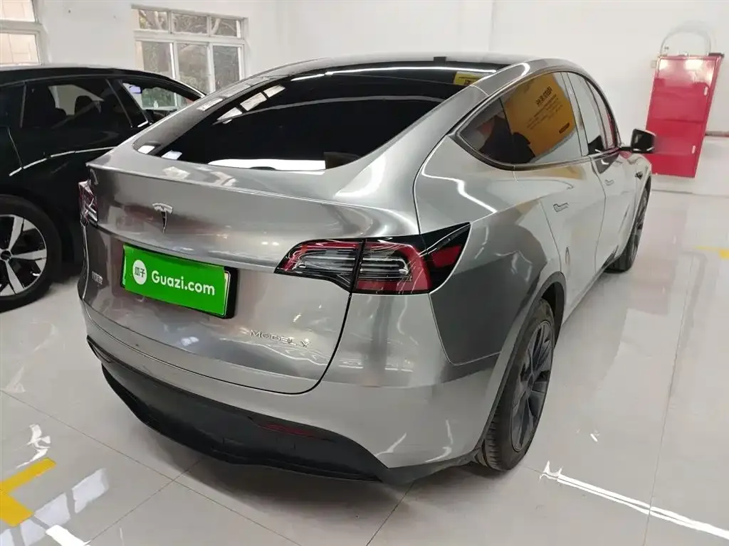 Tesla Model Y 2023 из CN, фото 8