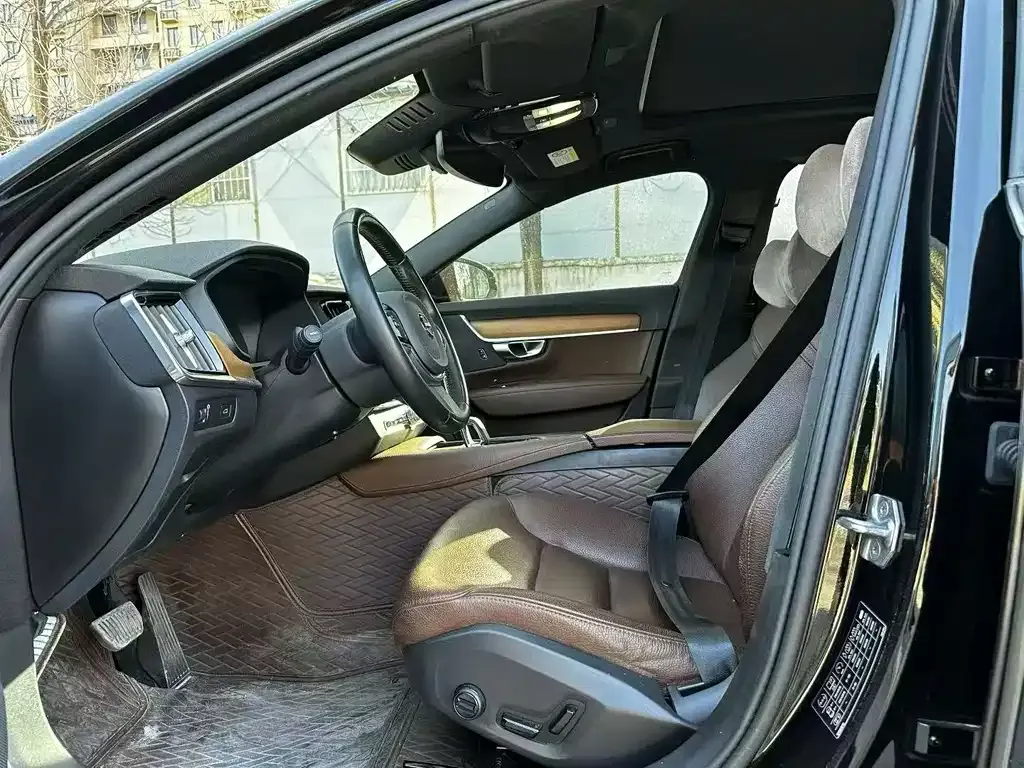 Volvo S90 2021 из CN, фото 5