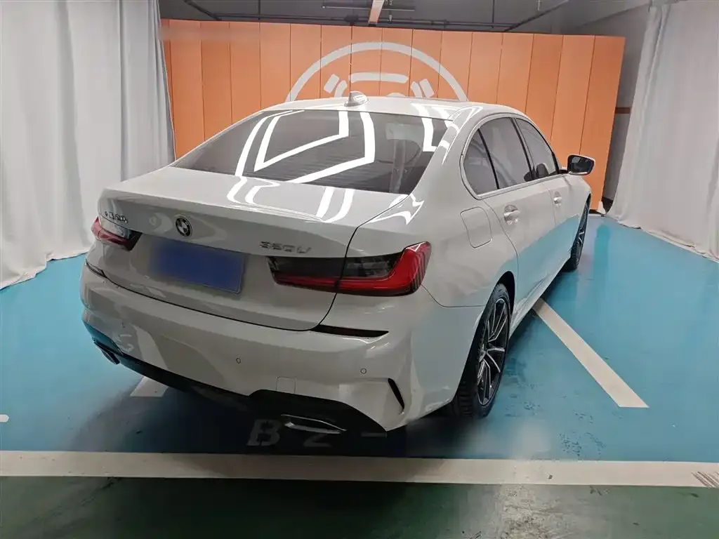 BMW 3 Series 2021 из CN, фото 3