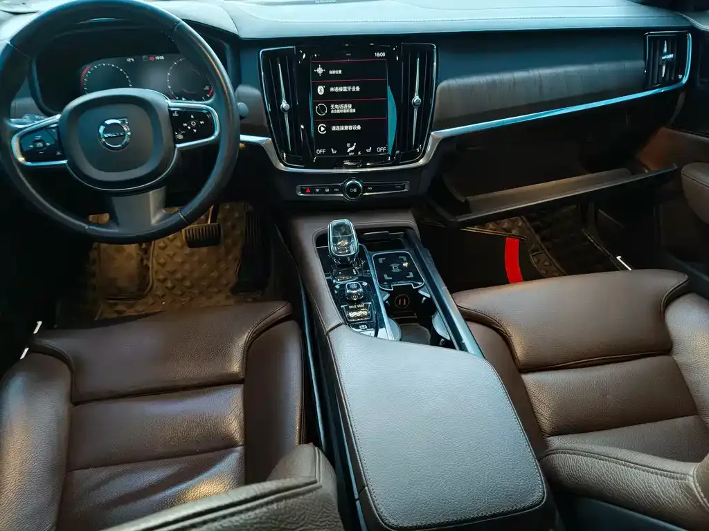 Volvo S90 — фото 9