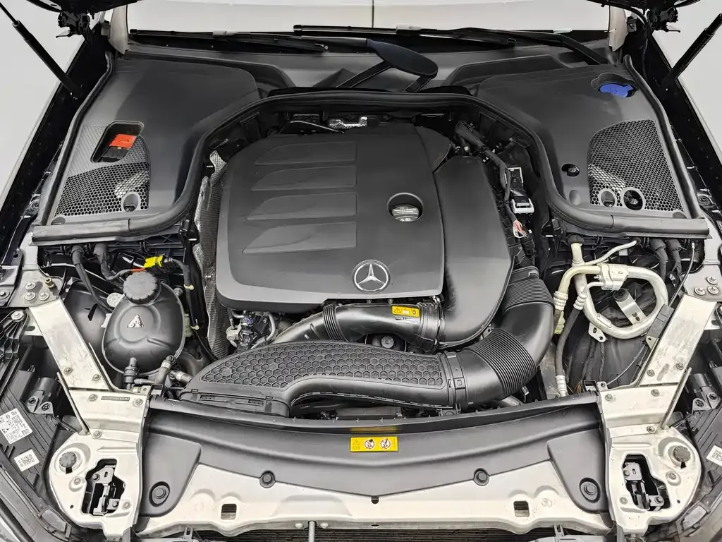 Mercedes-Benz E-Class — фото 10